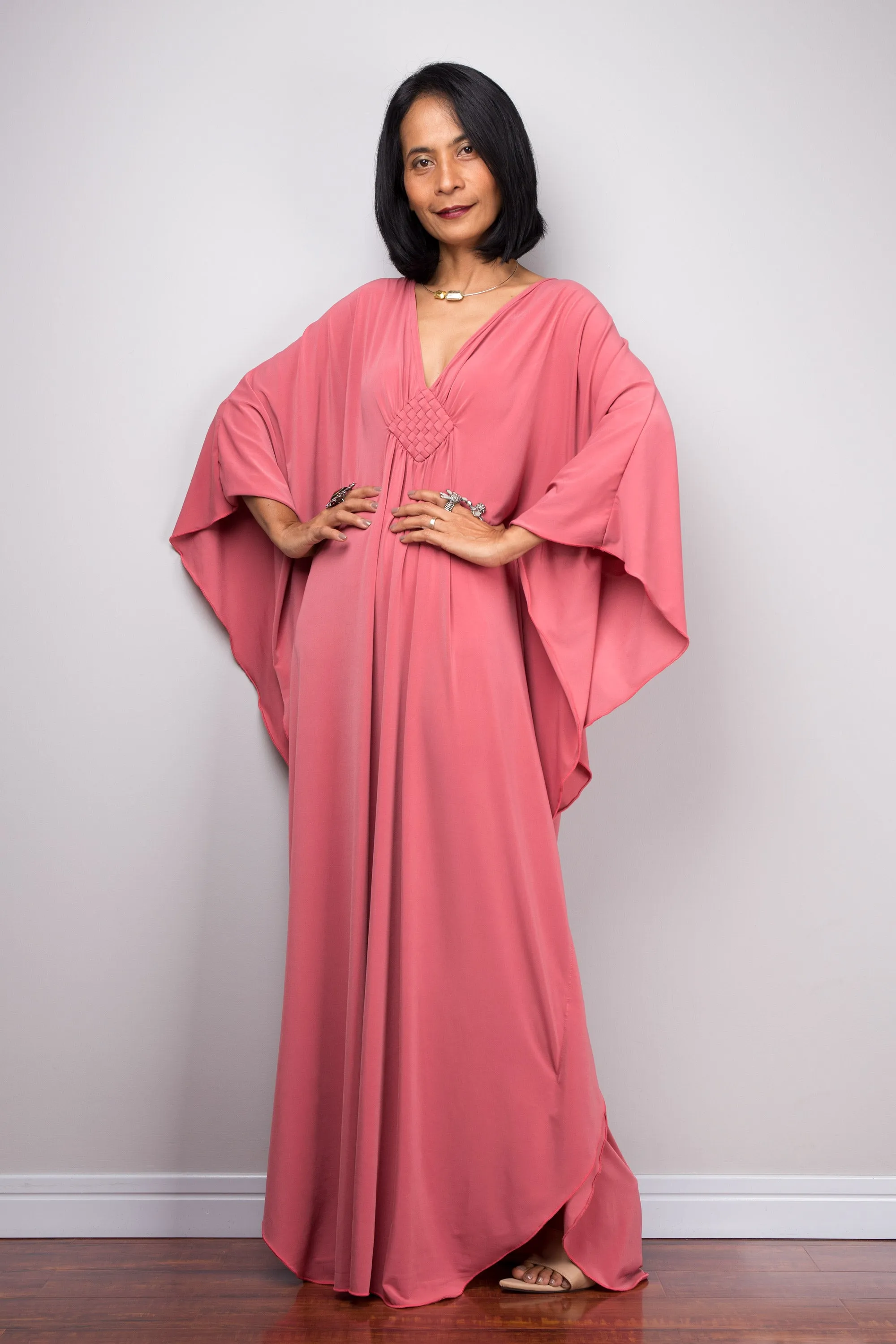 Elegant Pink Kaftan with Batwing Sleeves