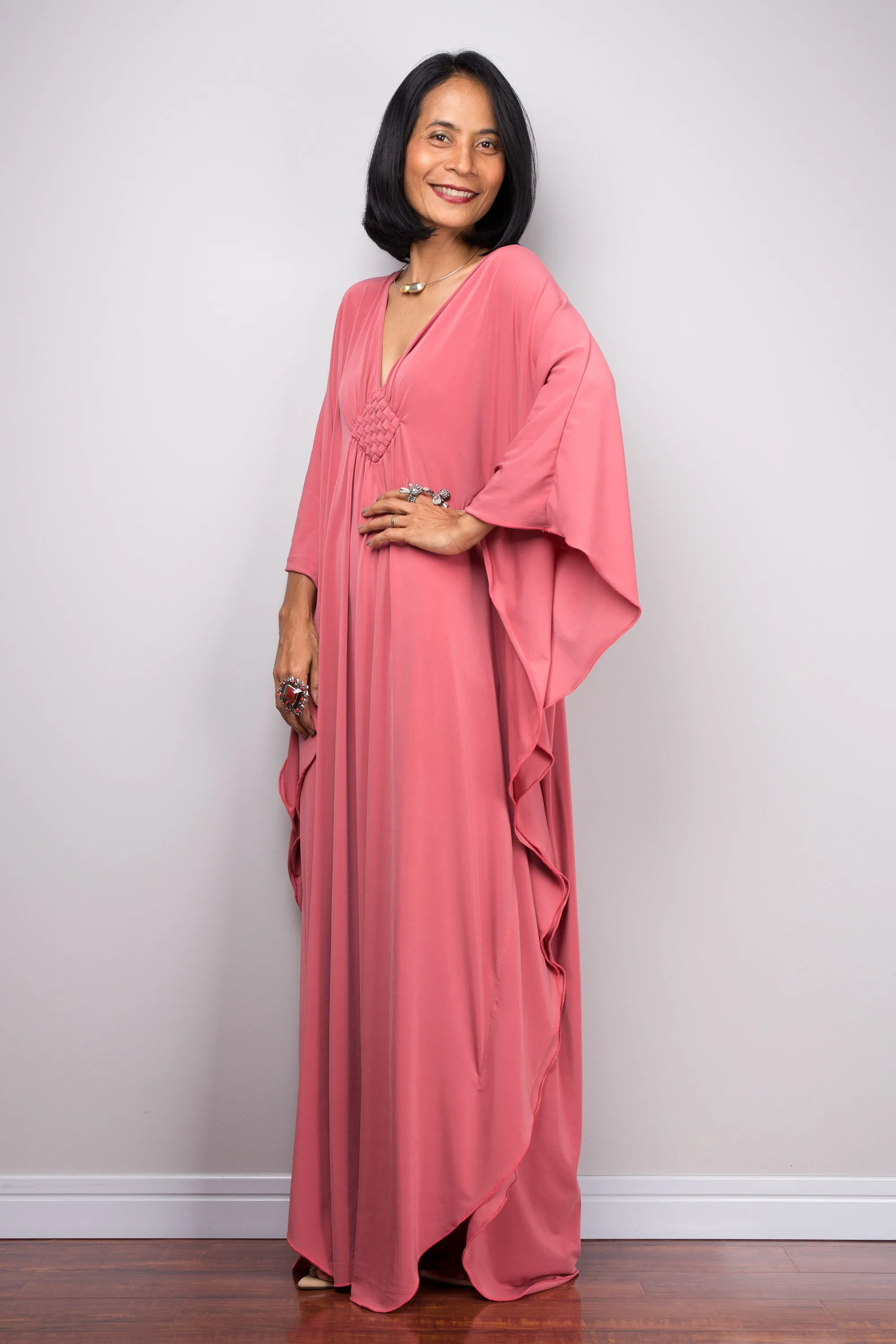 Elegant Pink Kaftan with Batwing Sleeves