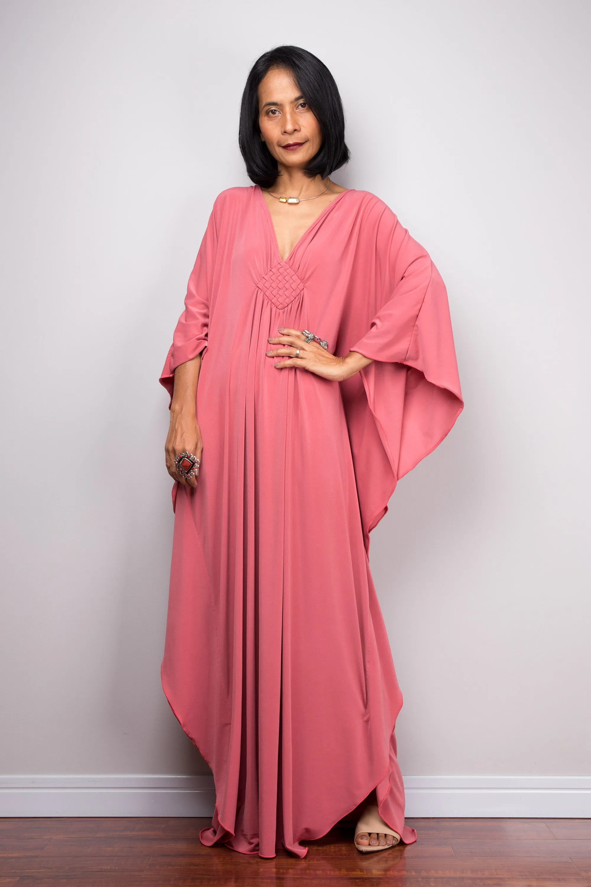 Elegant Pink Kaftan with Batwing Sleeves