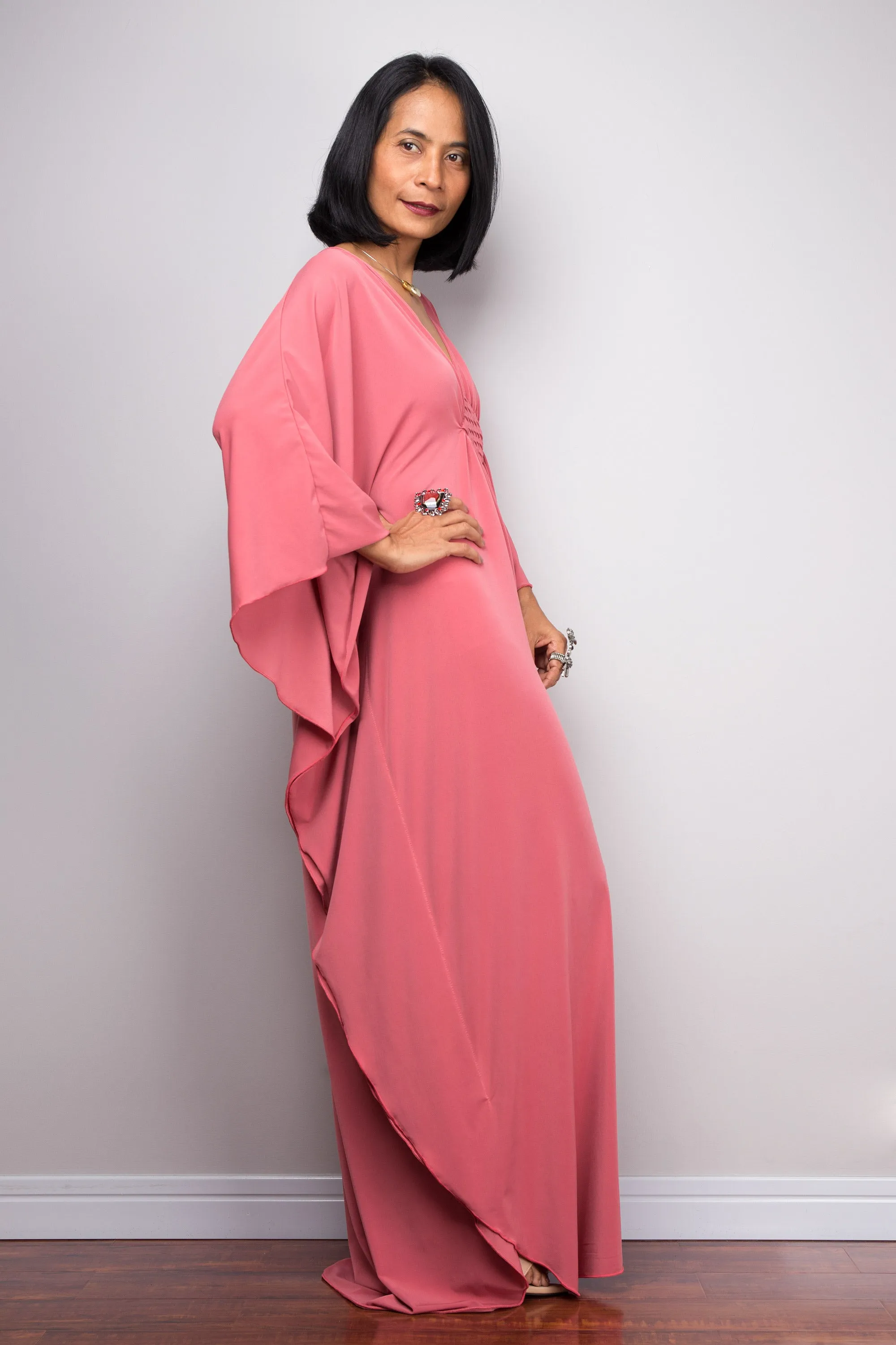 Elegant Pink Kaftan with Batwing Sleeves