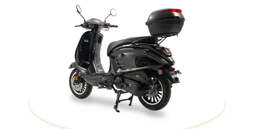 Ice Bear PMZ150-16 Classic. 150cc, Automatic, Electric Start , Color matched Trunk, Disk Brakes, GY6 Clone Engine