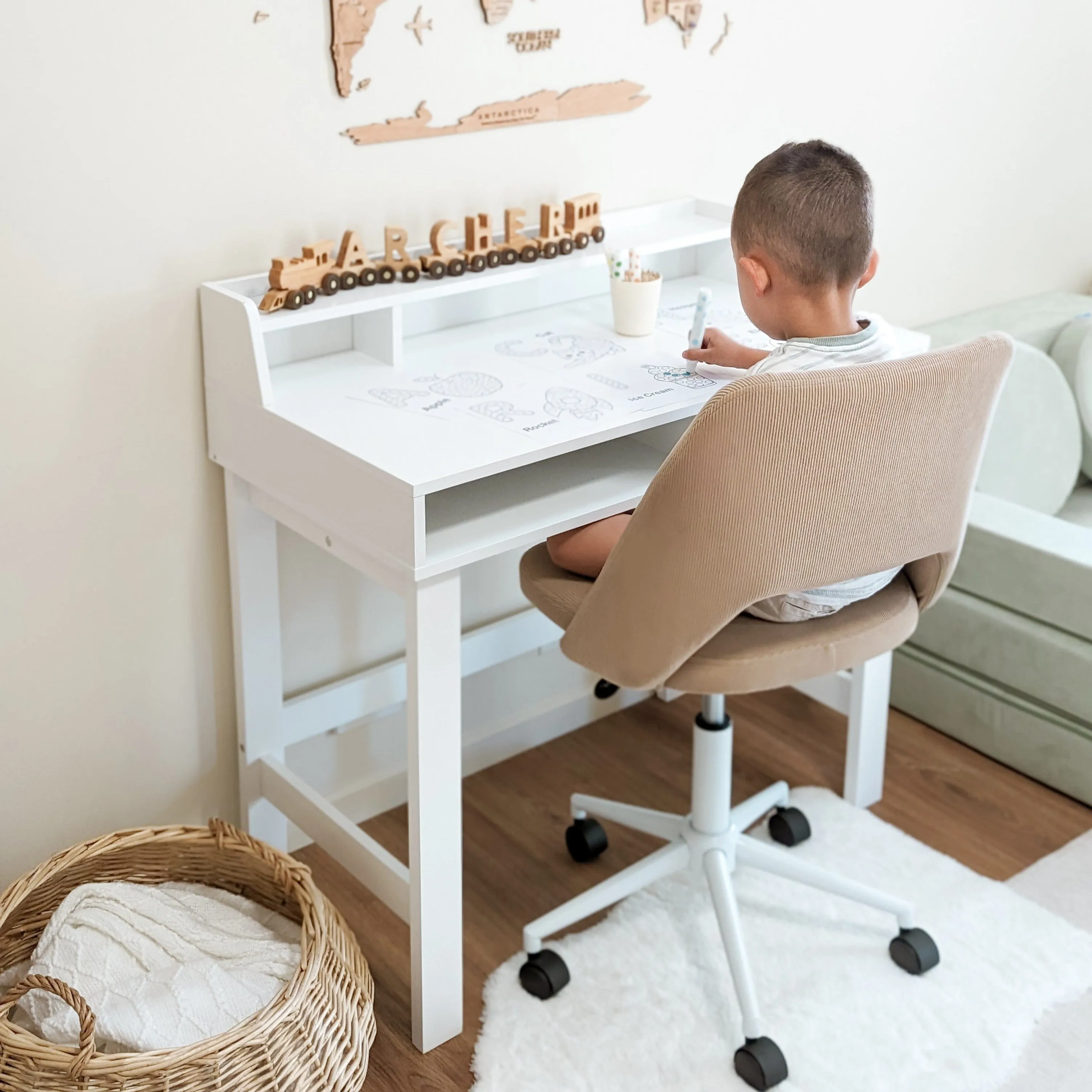 LEON Kids Study Desk