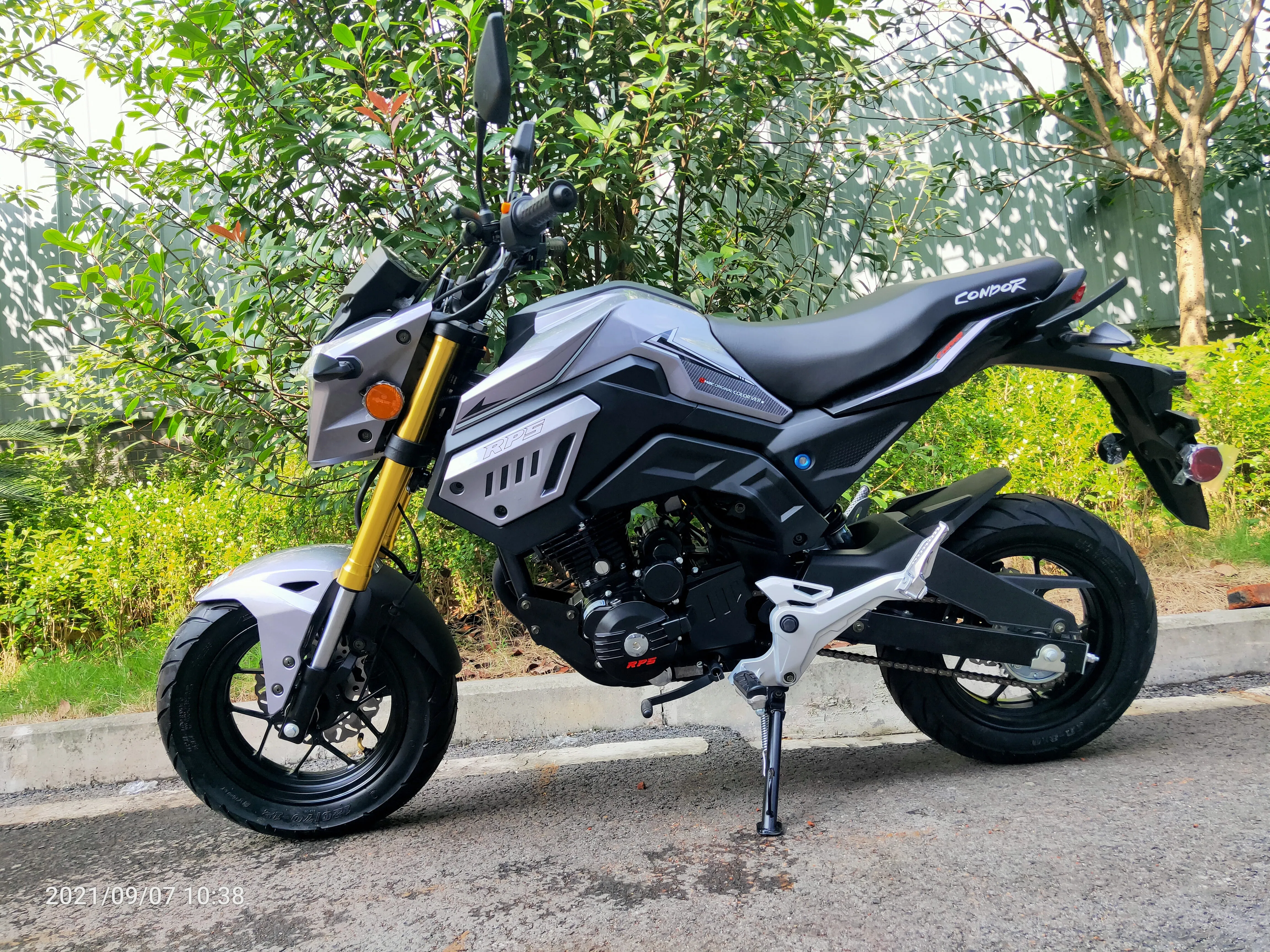 RPS CONDOR Sports Bike 150cc, 5 Speed Manual Trans 31 Inch Seat height, the most powerful GROM tribute on the market